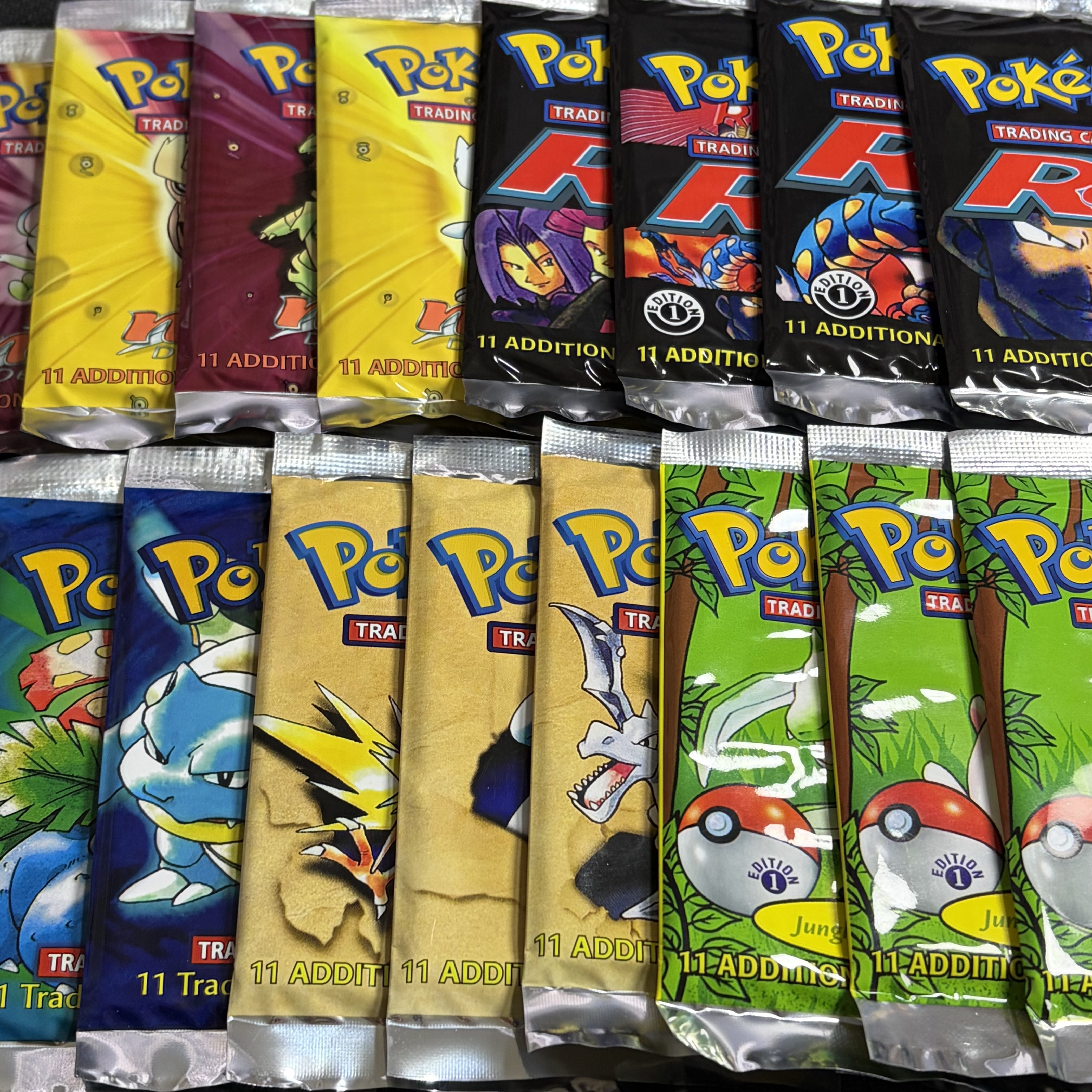 PKM Booster Pack TEAM ROCKET/B - Vintage Collectible Cards review and price