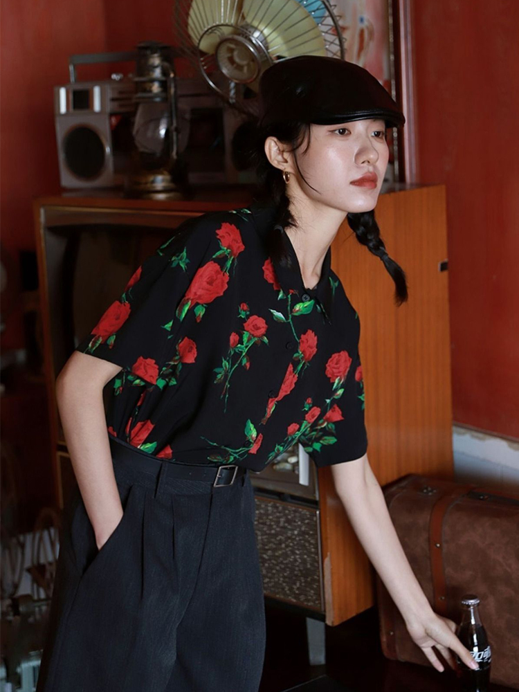 Vintage Short Sleeve Rose Prin - Vintage Collectible Buttons review and price