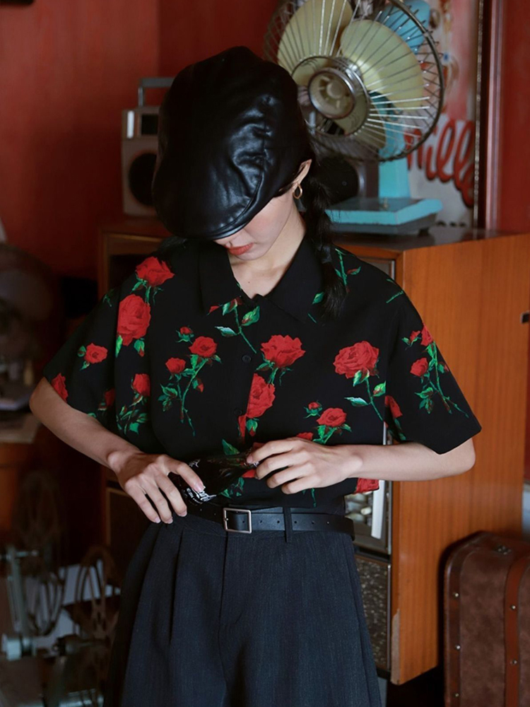 Vintage Short Sleeve Rose Prin - Vintage Collectible Buttons review and price