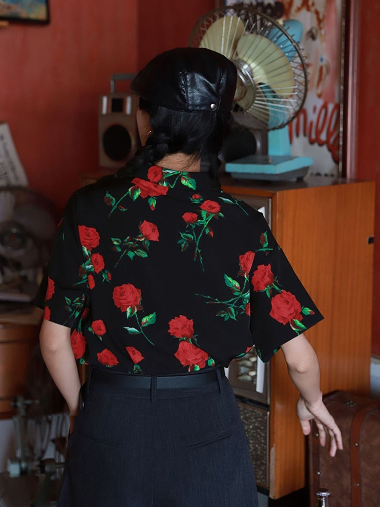 Vintage Short Sleeve Rose Prin - Vintage Collectible Buttons review and price